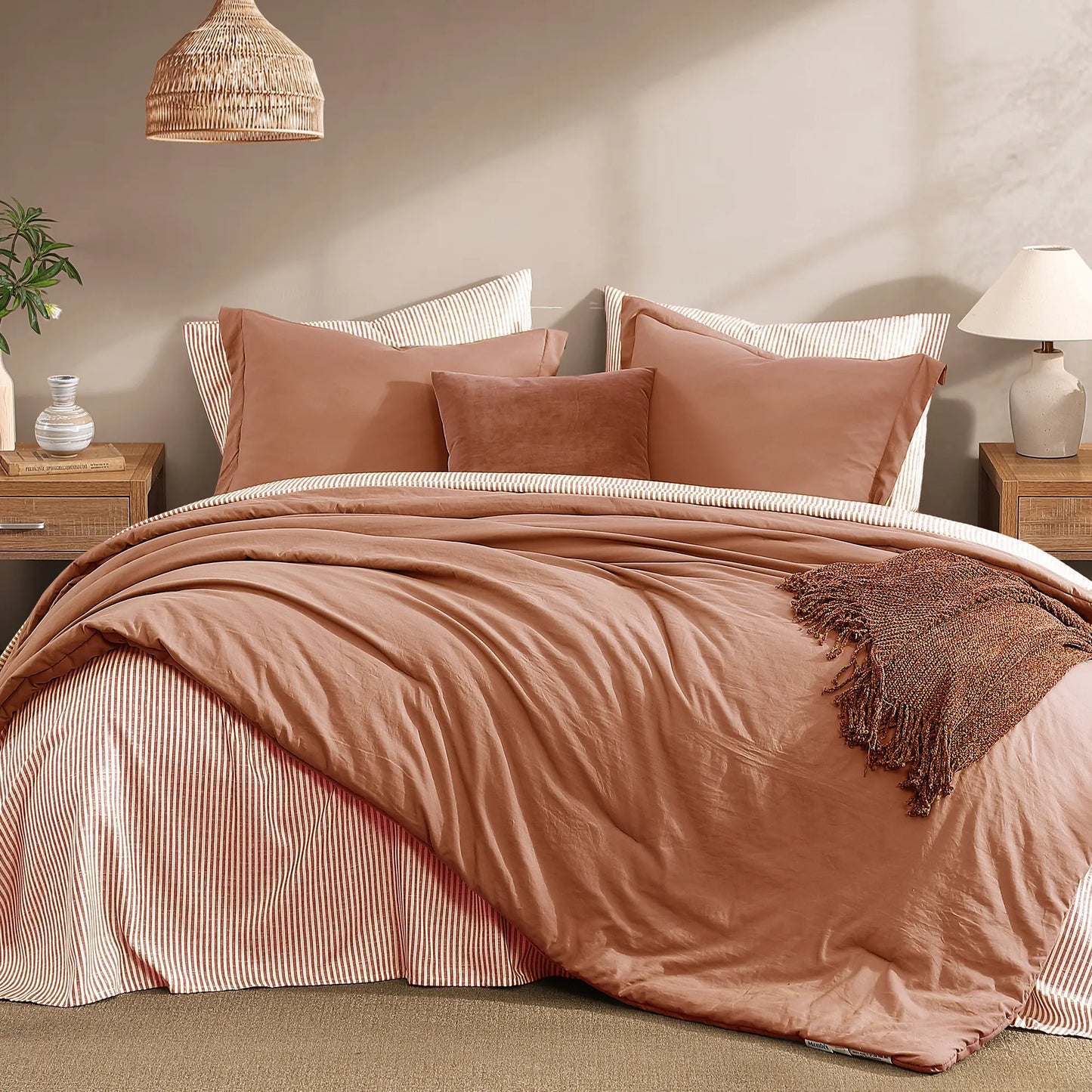 7-Pieces Microfiber Comforter Set, with Double Sided Storage Pockets, 1 Comforter, 2 Pillowcases, 2 Shams, 1 Flat & 1 Fitted Sheet