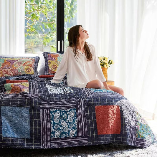 3-Piece Queen Size Bohemian Quilted Duvet Cover and Sheet Set - Lightweight and Breathable Double-Sided Design