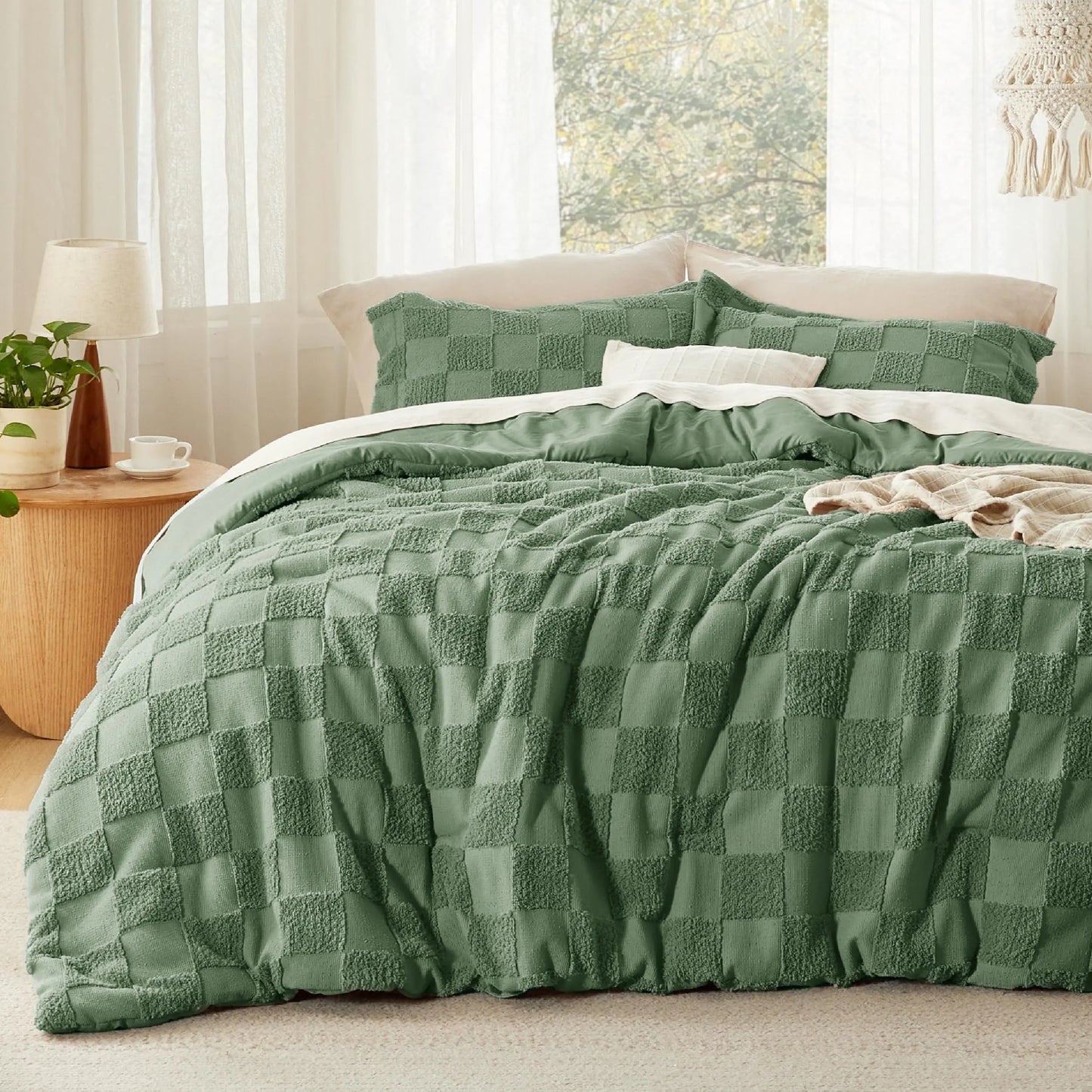 Bohemian Quilted 3-Piece Bedding Set with a soft, breathable comforter and two matching pillowcases.