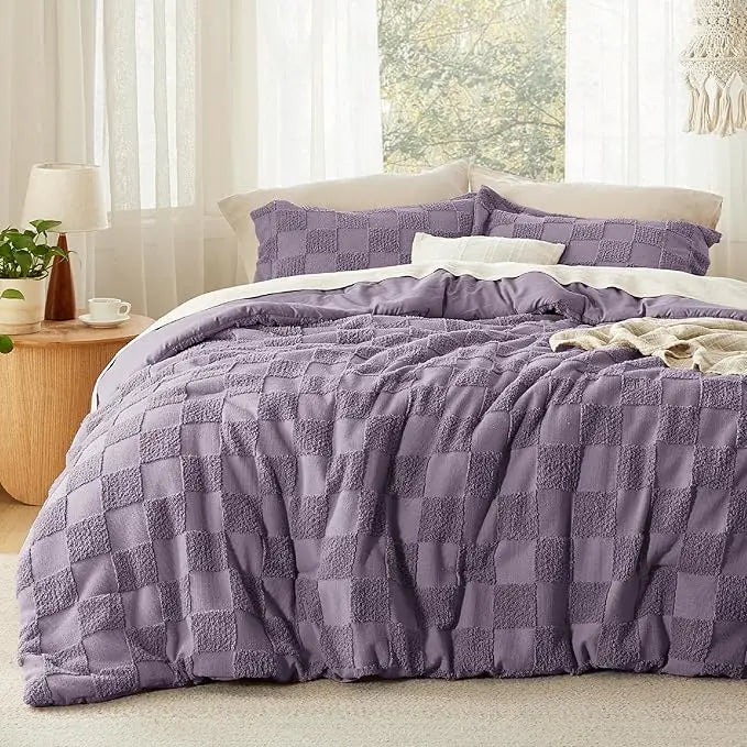 Bohemian Quilted 3-Piece Bedding Set with a soft, breathable comforter and two matching pillowcases.