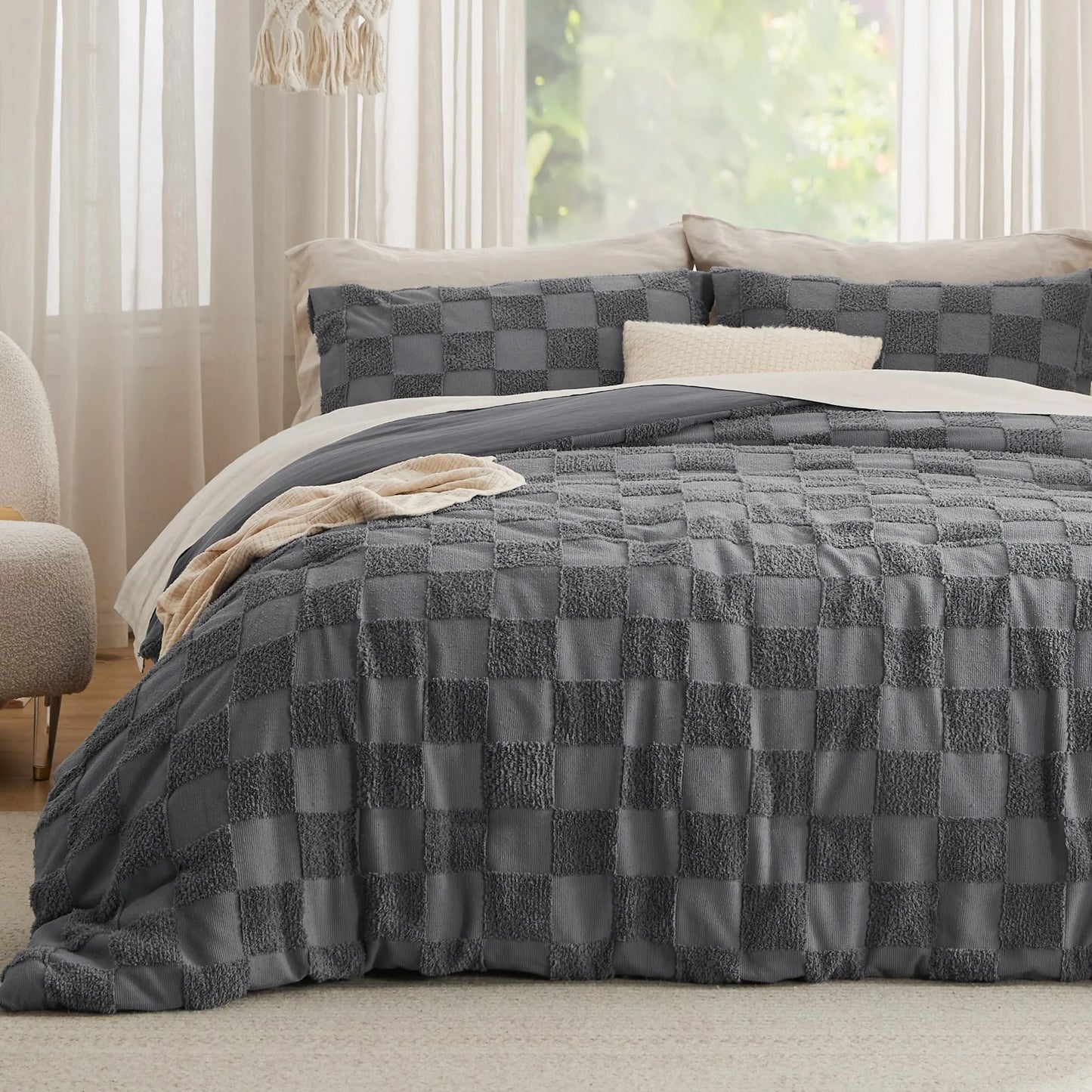 Bohemian Quilted 3-Piece Bedding Set with a soft, breathable comforter and two matching pillowcases.