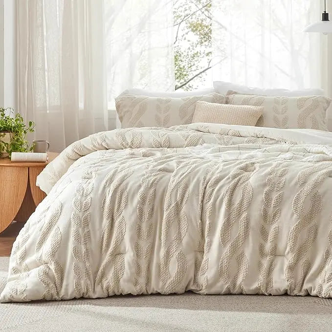 Bohemian Quilted 3-Piece Bedding Set with a soft, breathable comforter and two matching pillowcases.